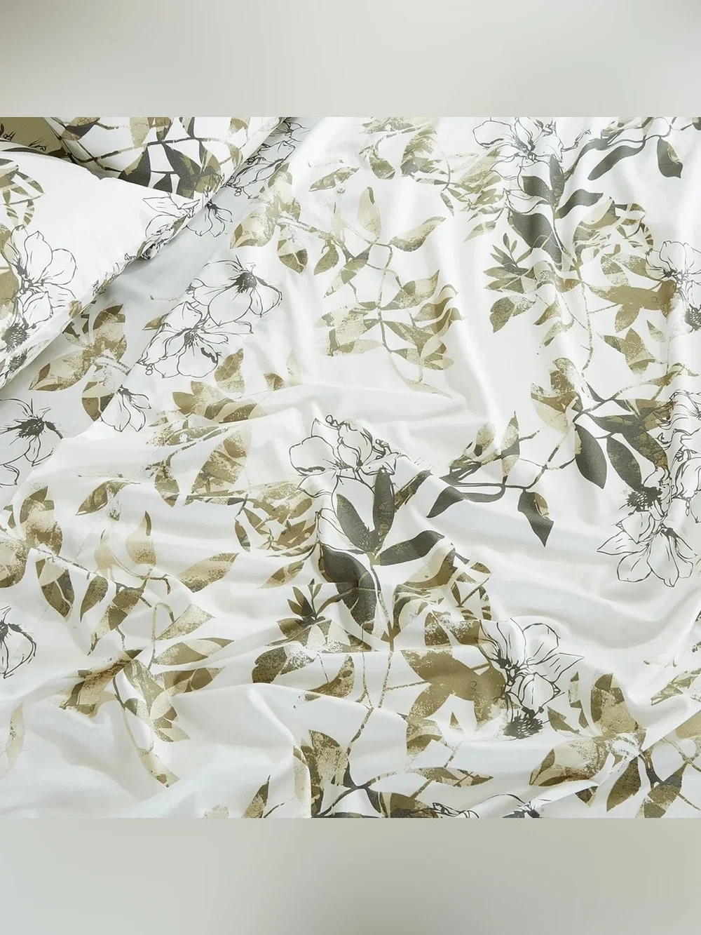 Floral Leaf king 3 piece Comforter Set in Neutral/Gray